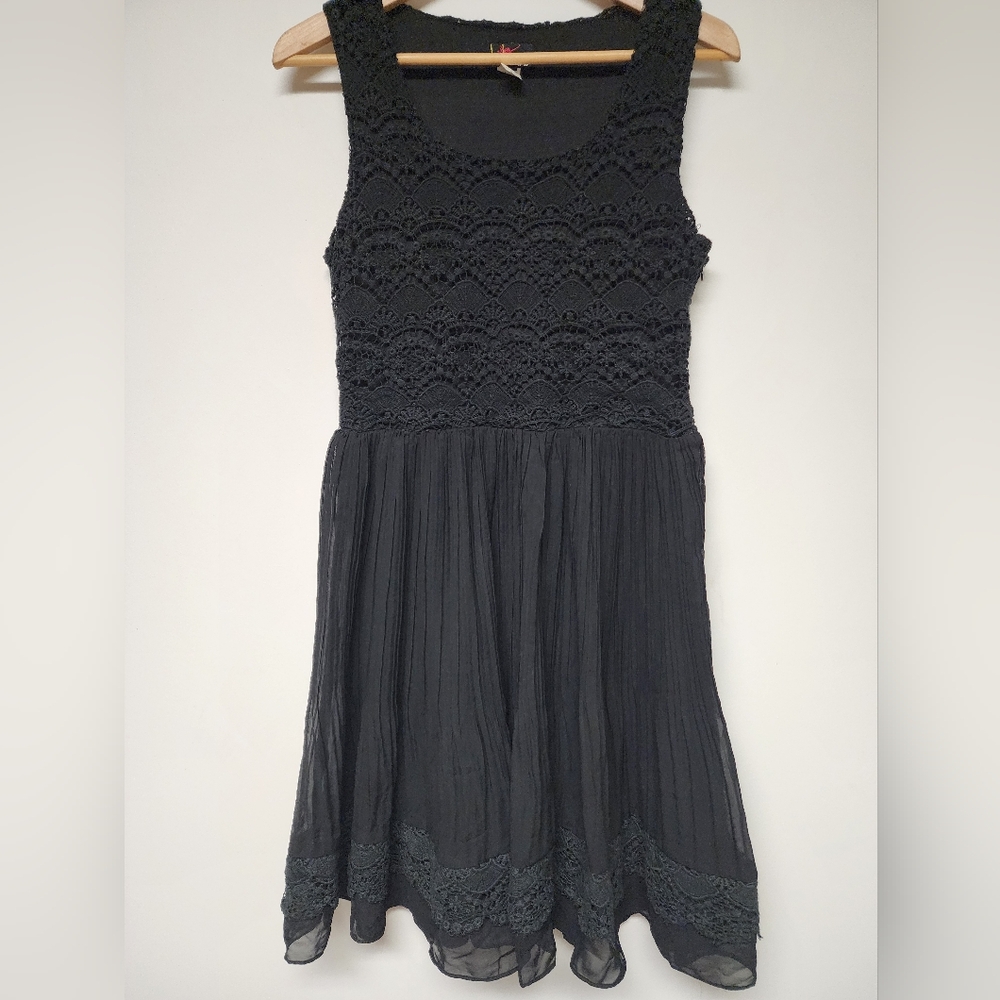 Yumi Kim Black Dress Crochet Detail EU 40 Size 12 Goth Whimsygoth Formal Event